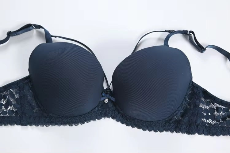 Luxury Lace Plus Size Seamless and Breathable Underwire Bra